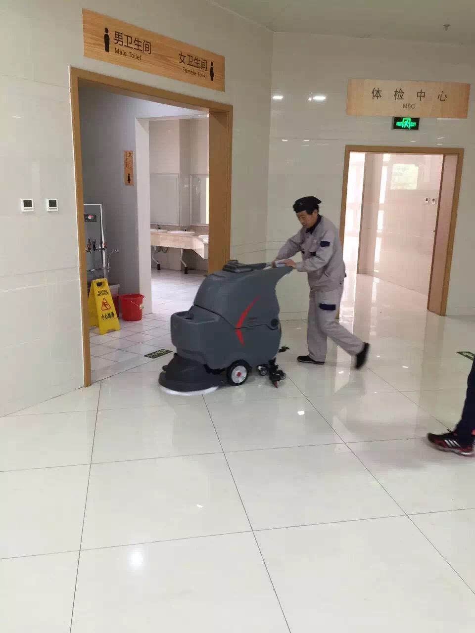 醫院應該選擇什么樣的洗地機？